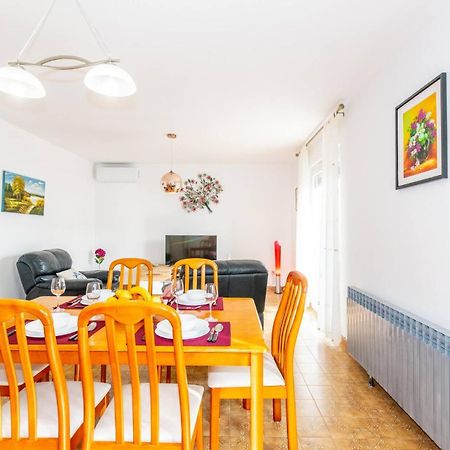 Family House With 2 Apartments - Irma Medulin Bagian luar foto