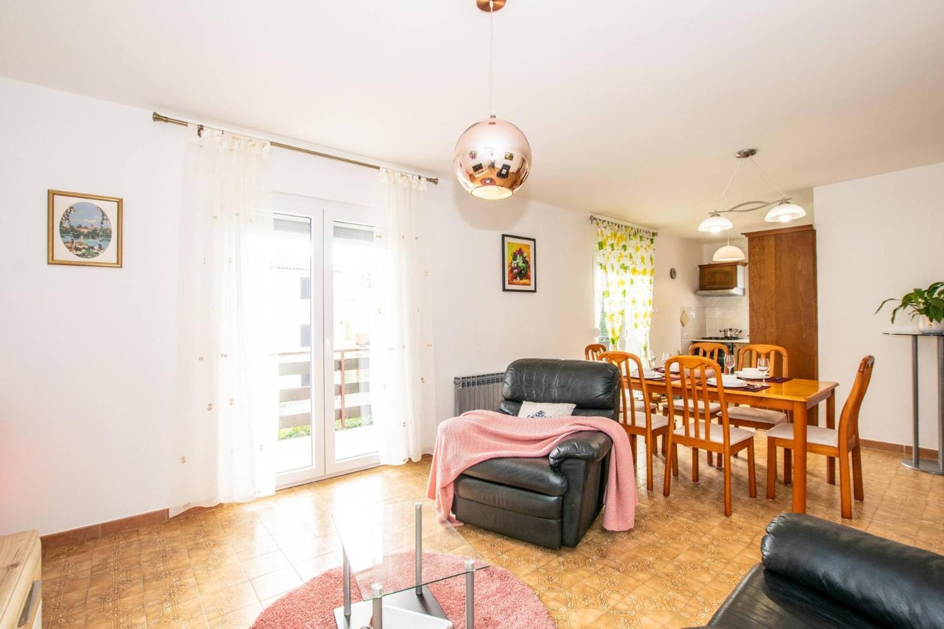 Family House With 2 Apartments - Irma Medulin Bagian luar foto