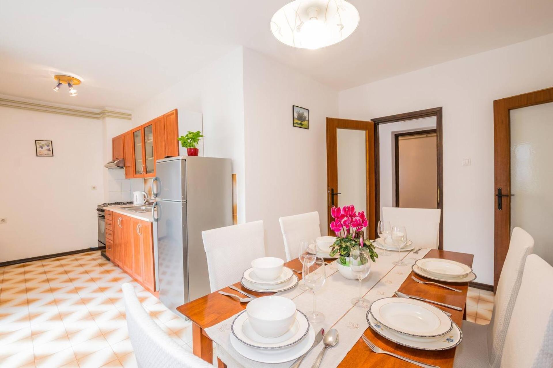 Family House With 2 Apartments - Irma Medulin Bagian luar foto