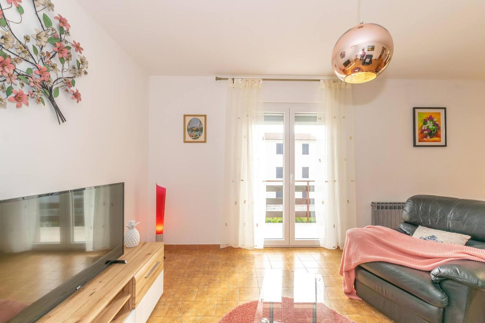 Family House With 2 Apartments - Irma Medulin Bagian luar foto