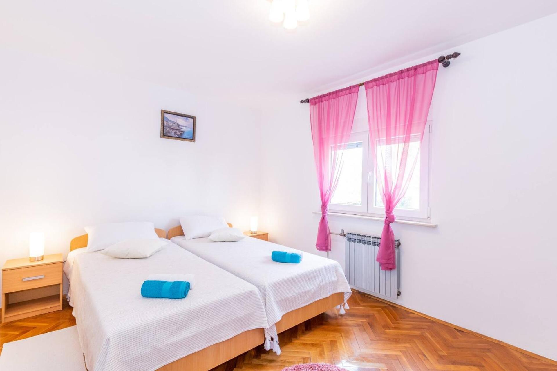 Family House With 2 Apartments - Irma Medulin Bagian luar foto