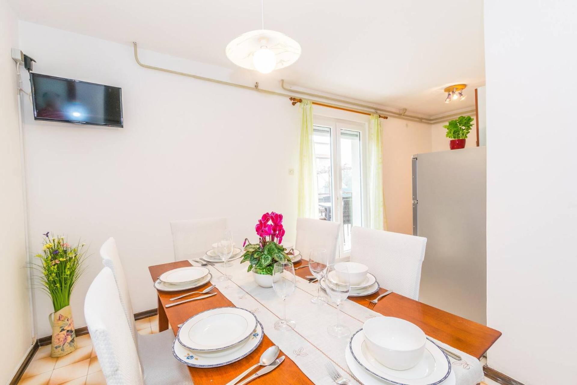 Family House With 2 Apartments - Irma Medulin Bagian luar foto