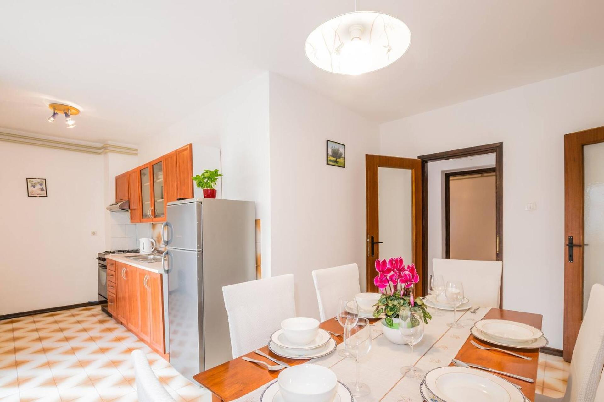 Family House With 2 Apartments - Irma Medulin Bagian luar foto
