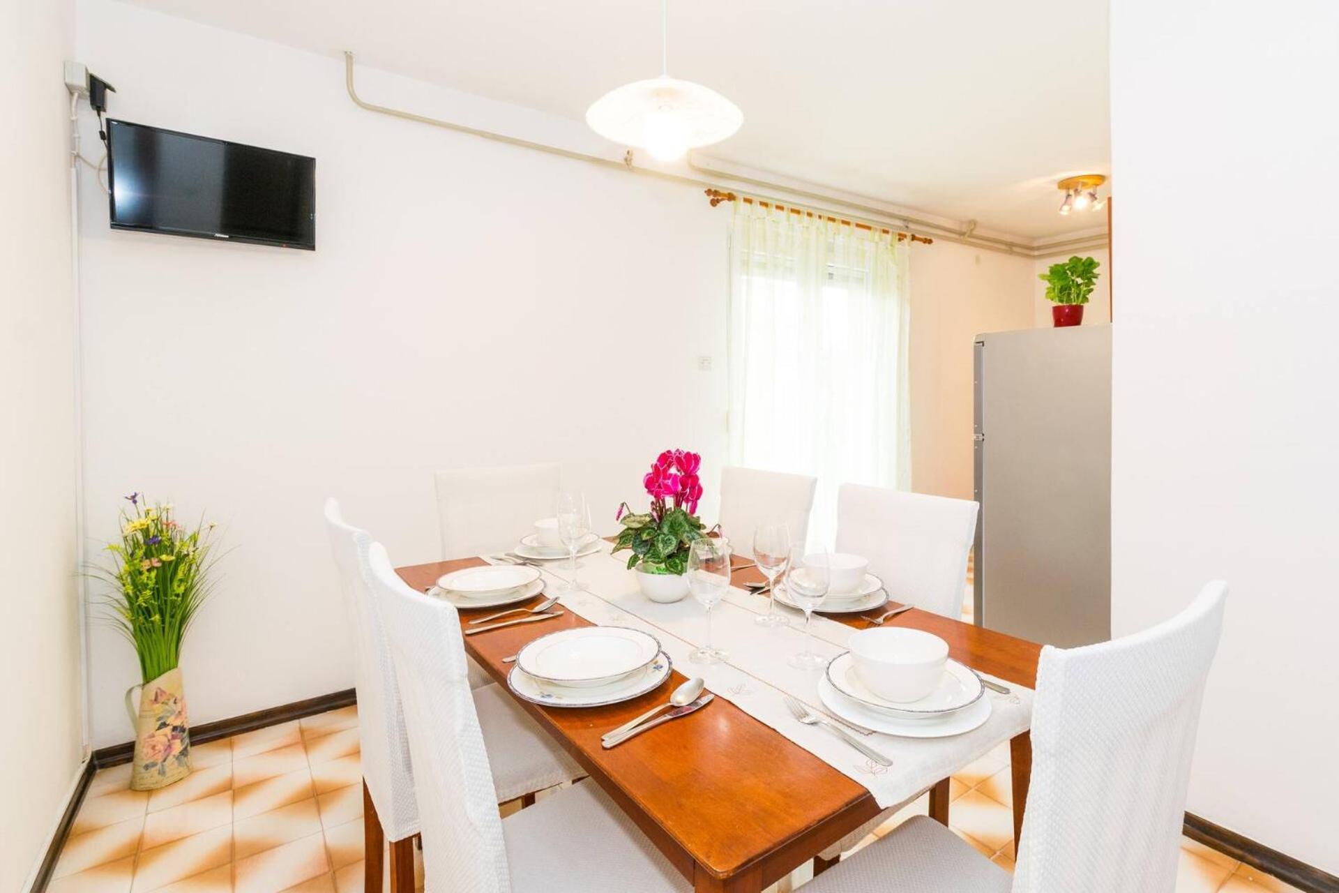 Family House With 2 Apartments - Irma Medulin Bagian luar foto